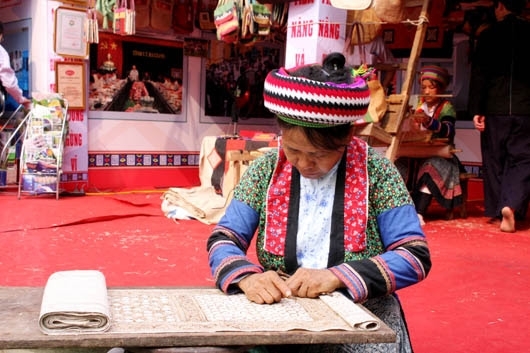 河江省：蒙族人独特的亚麻纺织业