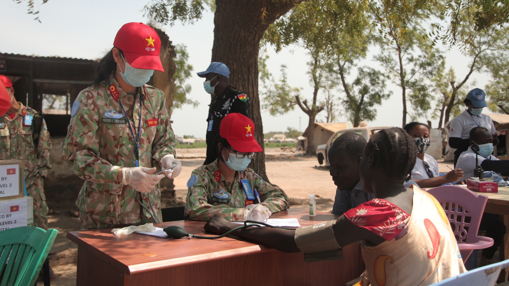 在南苏丹执行任务的越南蓝色贝雷帽医生协助一级野战医院应对猴痘