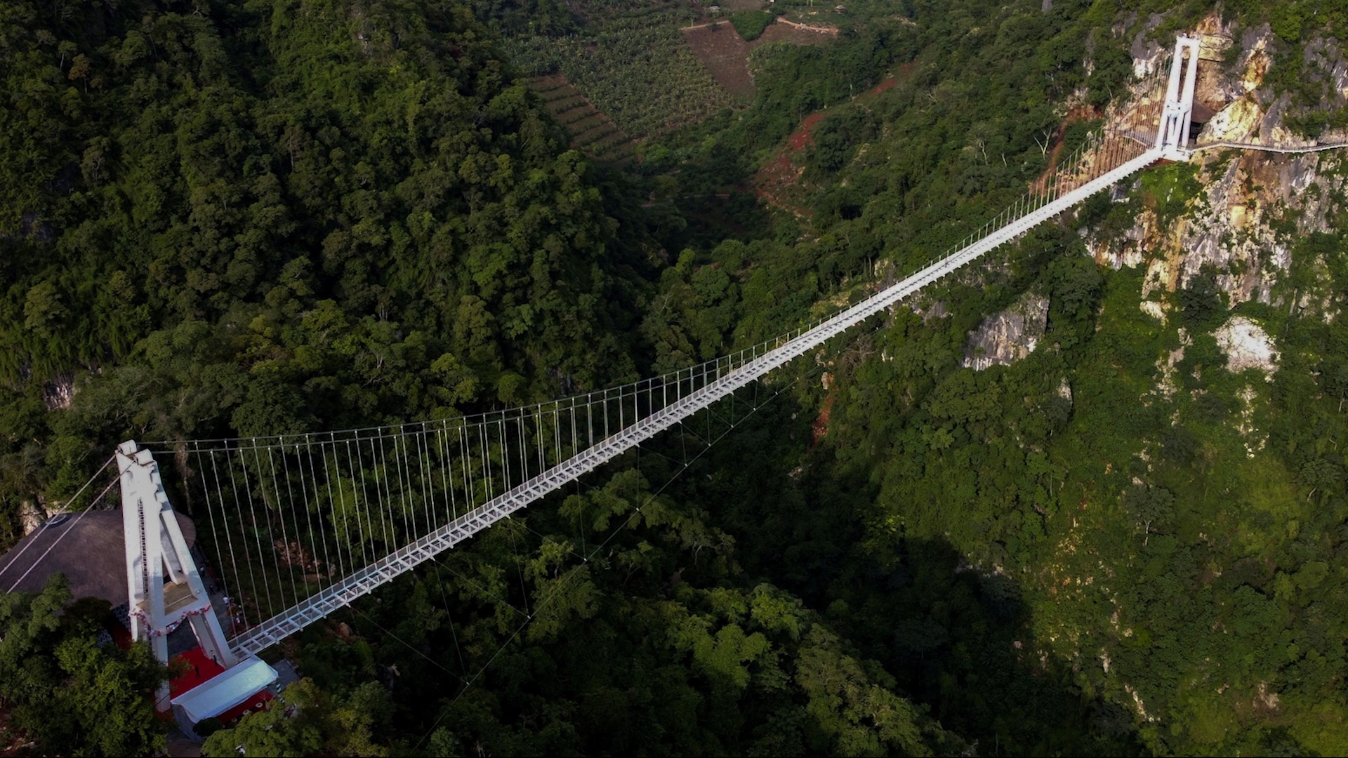 探索山萝白龙玻璃桥——世界纪录之桥