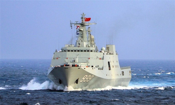 在东海上的中国井冈山登陆舰。（图：PLAN）