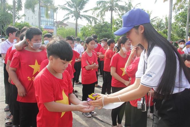 Bản in : 2022年夏令营活动：海外青年侨胞是促进越南与世界各国良好关系的“大使” | Vietnam+ (VietnamPlus)