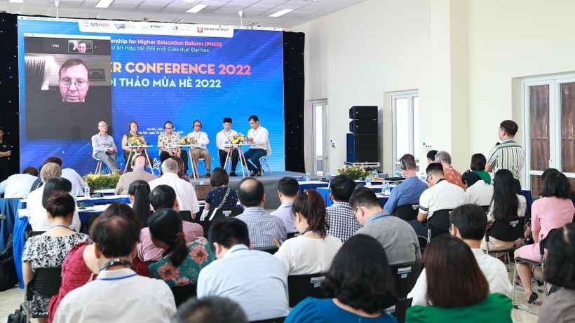 越南和国际科学家就高等教育的发展进行讨论