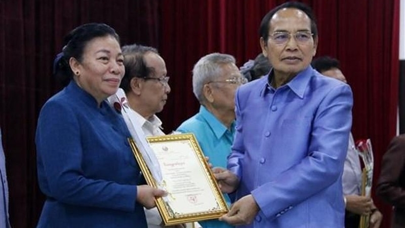 越老建交60周年：老挝举行有关越老特殊关系文学作品奖颁奖仪式