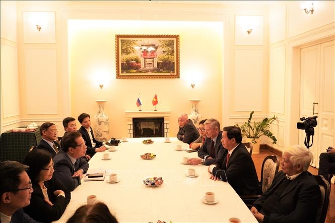 越南和俄罗斯注重巩固民间外交