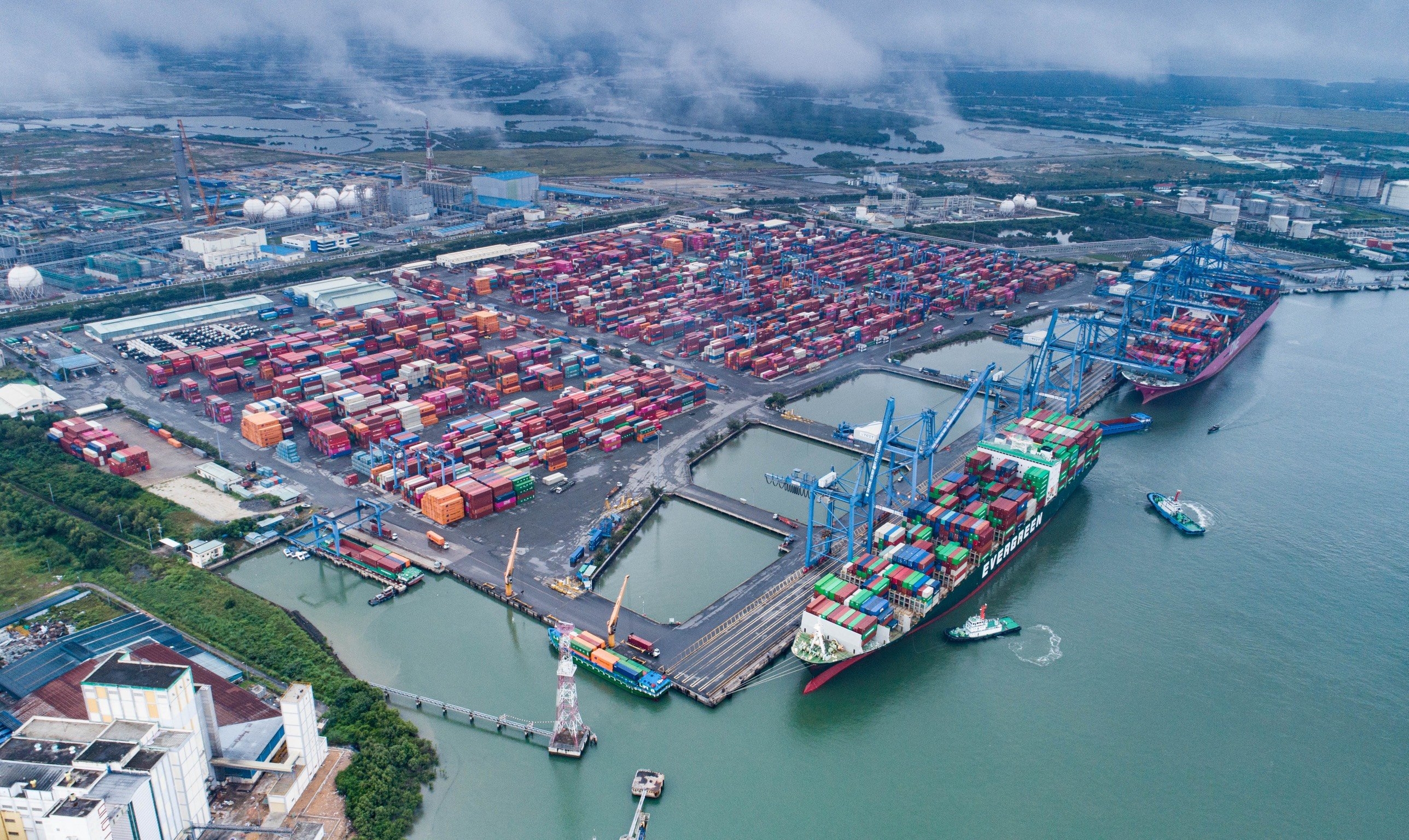 越南努力促进海洋经济跨产业集群快速和可持续发展。