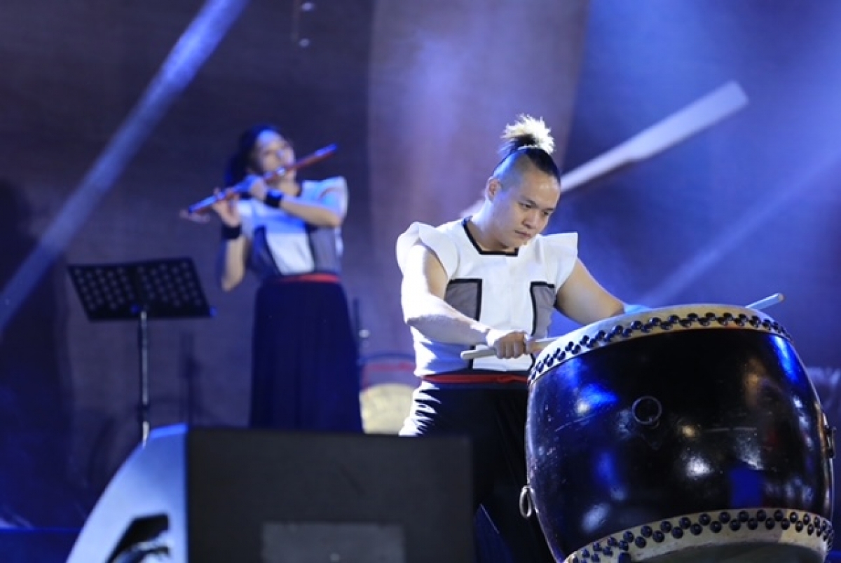 台湾著名的十鼓艺术团在越南的演出