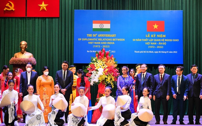胡志明市举行越南——印度建交50周年纪念典礼。