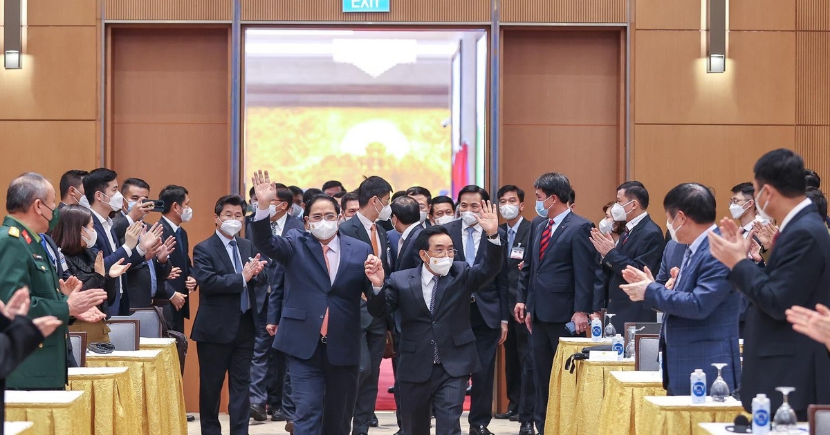 老挝总理潘坎•维帕万圆满结束对越南进行的正式访问。
