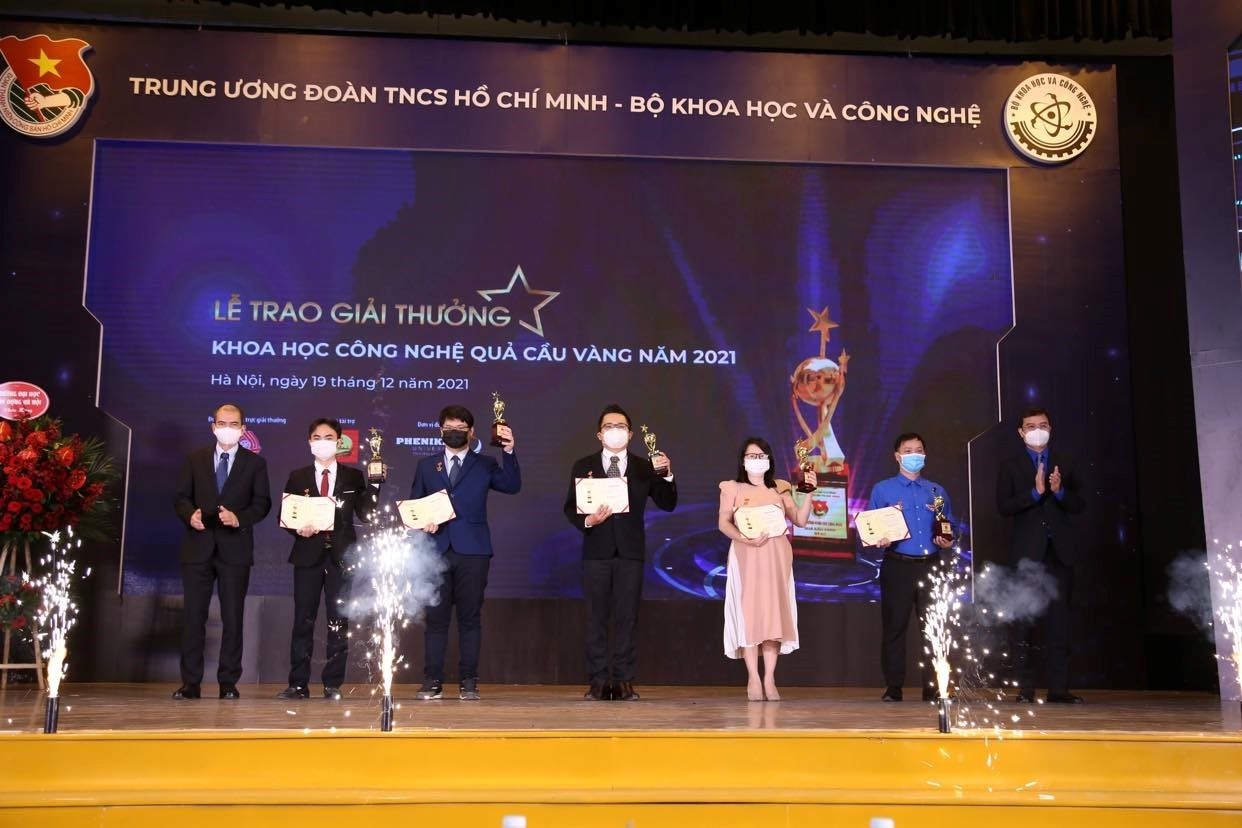 金球奖——是表彰向越南科技领域的青年杰出人才的奖项。