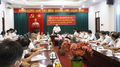 越南海军部队政委走访海军第四区司令部