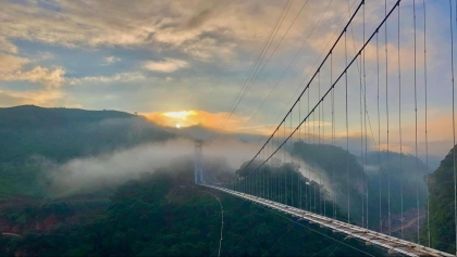 越南木州高原：世界最长人行玻璃桥将于4月30日正式投入使用