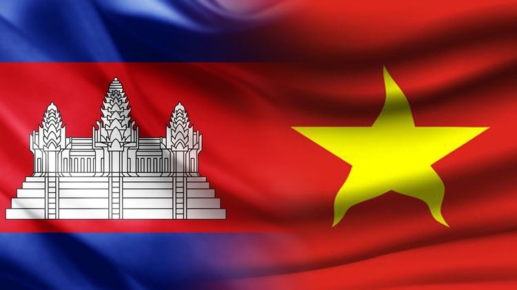 培养越柬两国人民之间的团结友谊