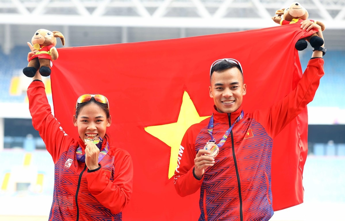 越南在19日各比赛项目中继续夺金。