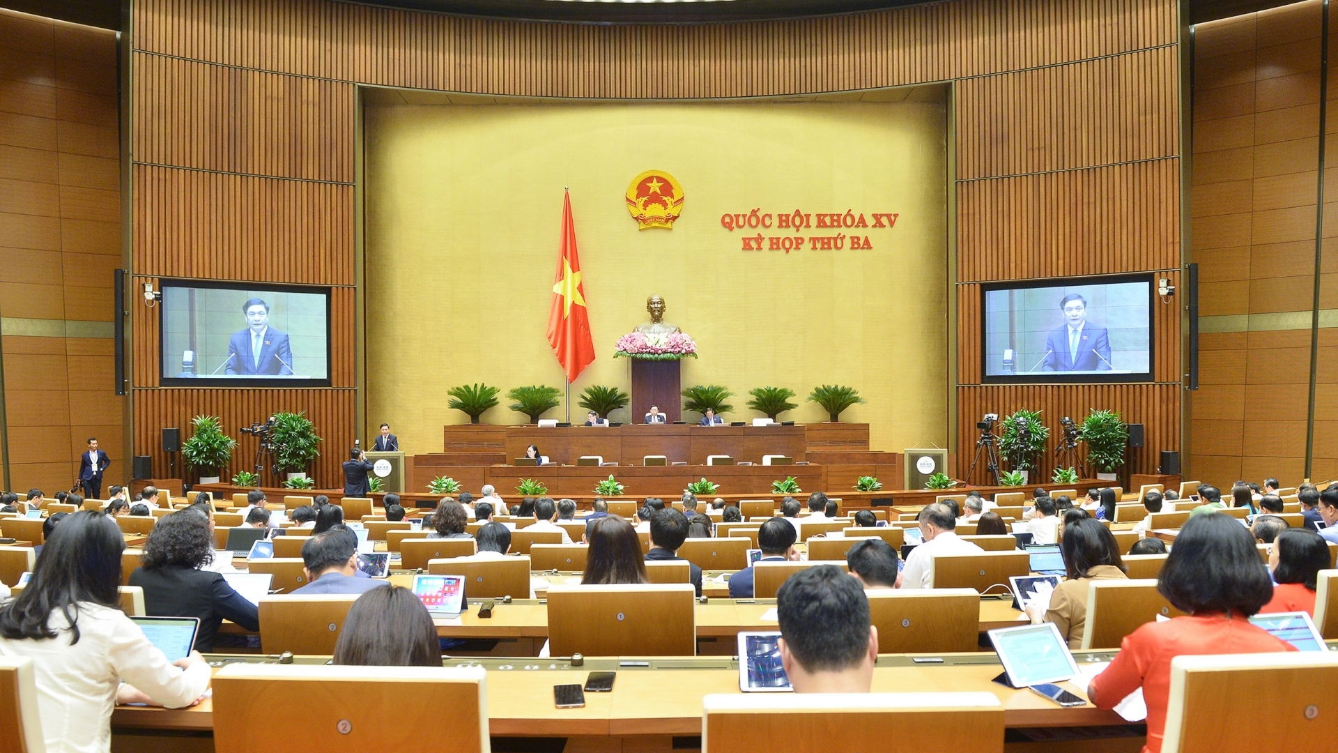 越南第十五届国会第三次会议正式拉开序幕