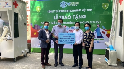 越南侨胞及企业积极支持越南北宁省和北江省的新冠疫情防控工作