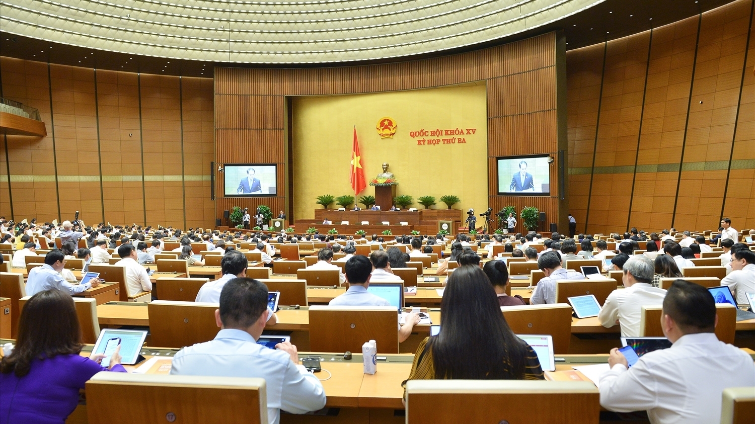 越南第十五届国会第三次会议进入第17个工作日