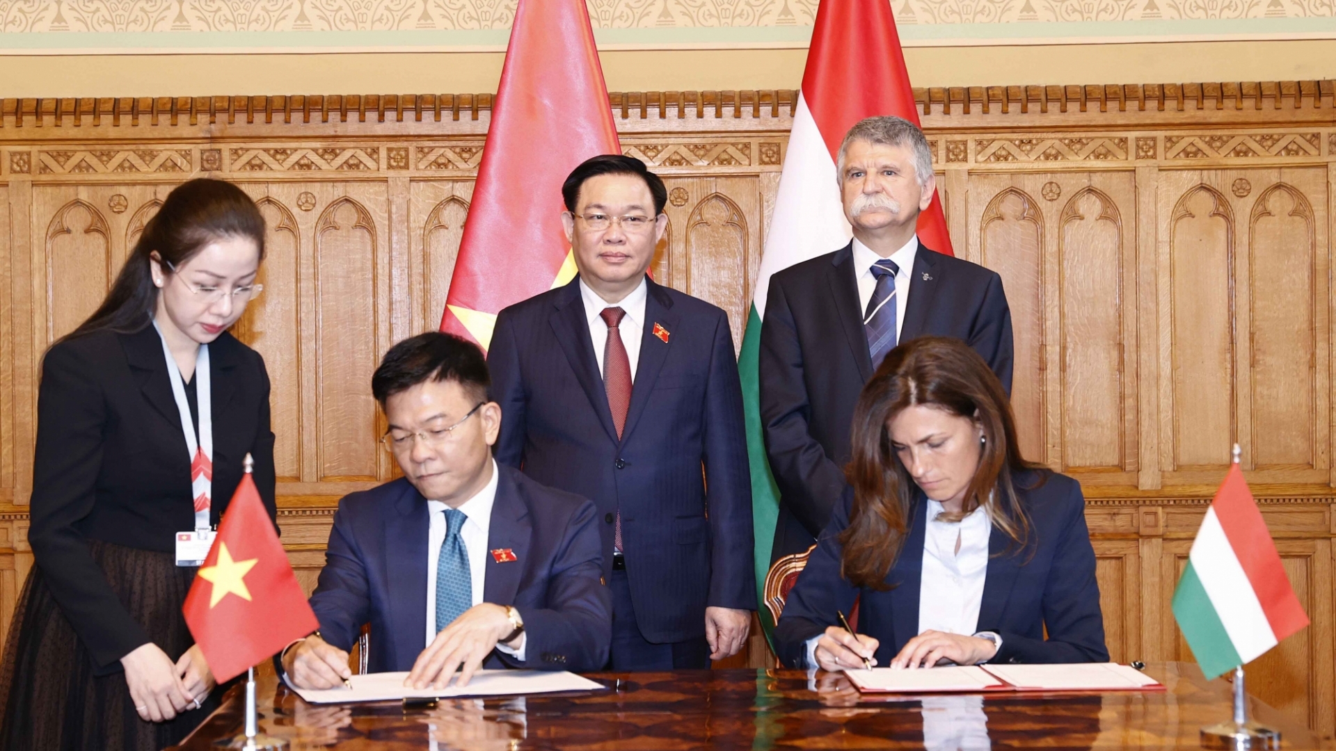 越南-匈牙利签署2022-2023年两国司法部合作计划