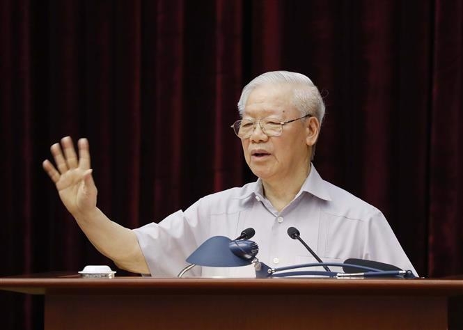 越共中央总书记阮富仲在会上发表讲话。