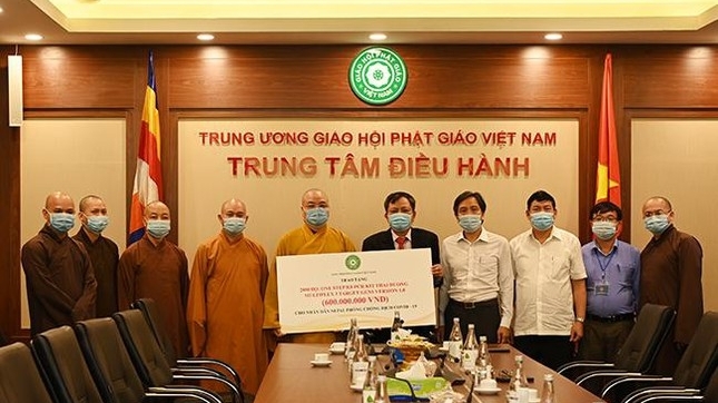 越南佛教协会向尼泊尔捐赠2000套新冠病毒检测试剂盒