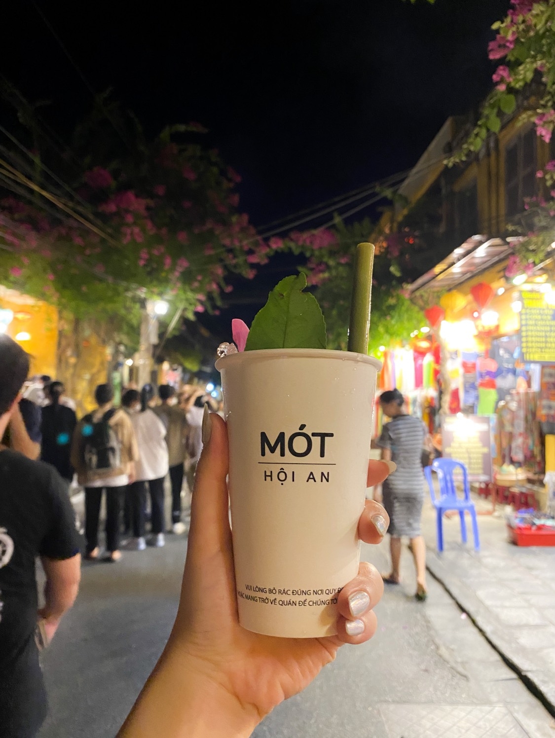 MOT鲜莲饮料——越南会安古镇的热门饮料。