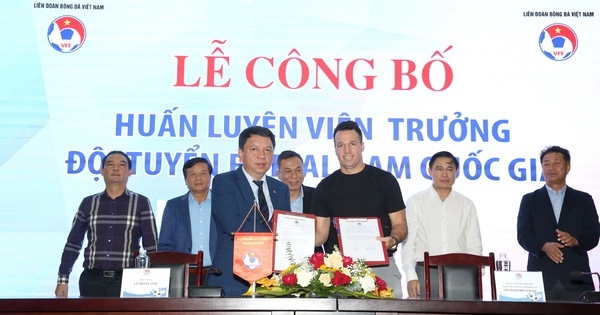 越南国家五人制足球队主教练亮相仪式现场。