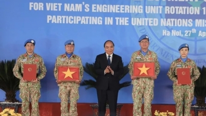 越南国家主席阮春福出席联合国维和部队出征仪式