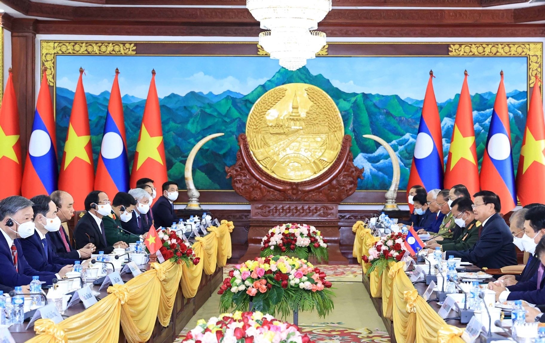 进一步推动越南与老挝在教育培训领域的合作。