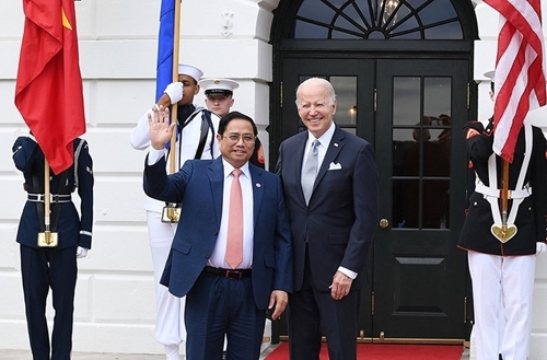 越南政府总理范明政与美国总统约瑟夫·拜登。