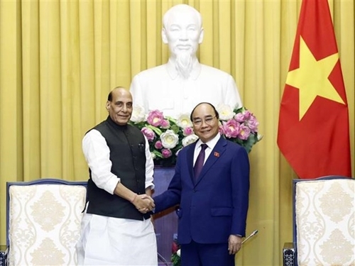 越南国家主席阮春福会见印度国防部长拉杰纳特·辛格。