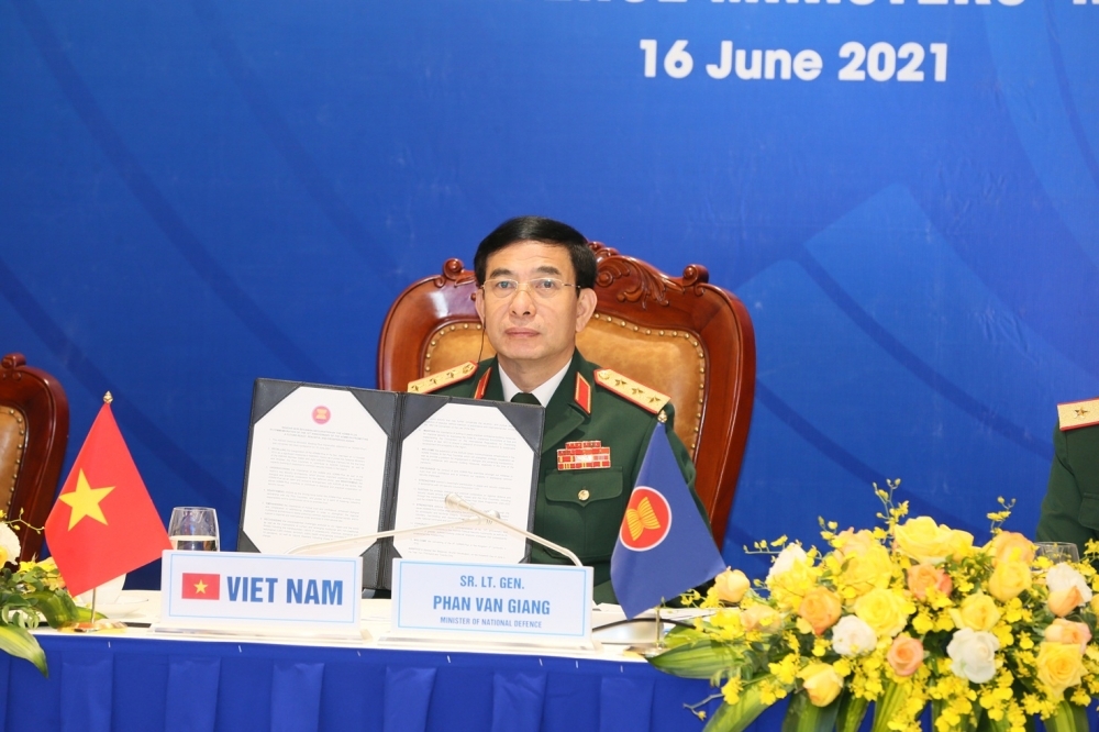 越南国防部部长潘文江。