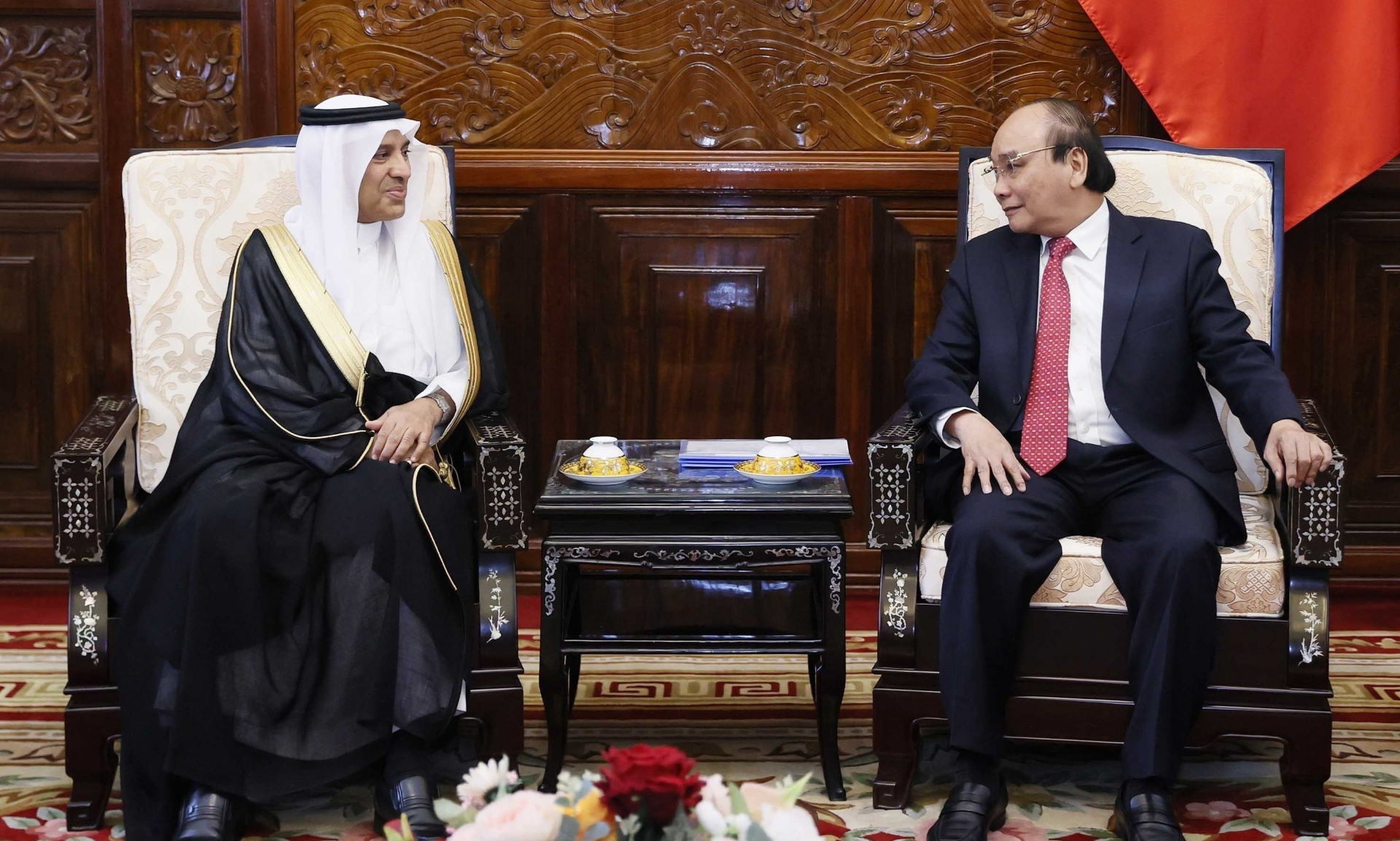 越南国家主席阮春福接见沙特阿拉伯王国驻越大使苏维里母（Saud F.M Al Suwelim）。