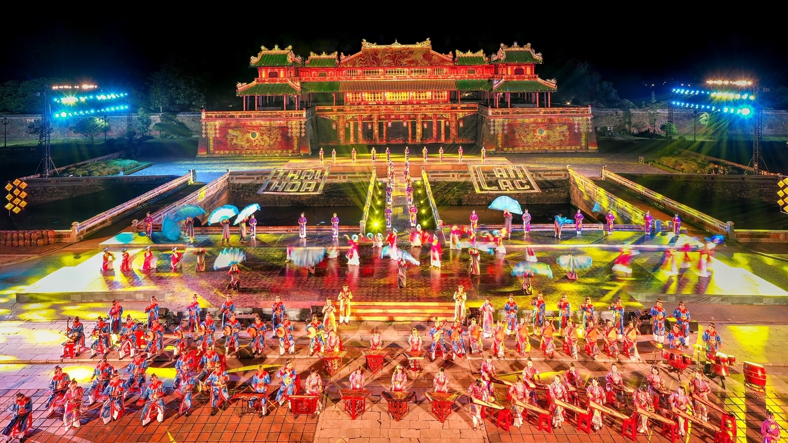 举行2022年顺化文化节周的开幕式