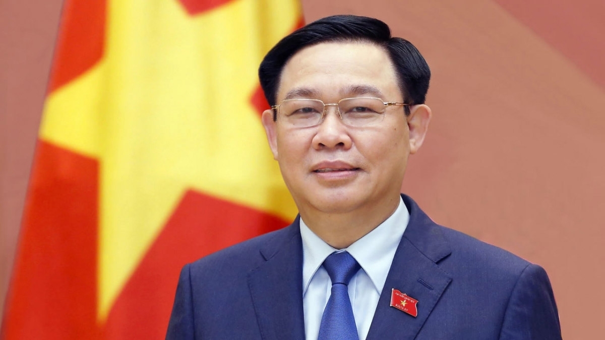 越南国会主席王廷惠会见对越投资的部分英国企业代表