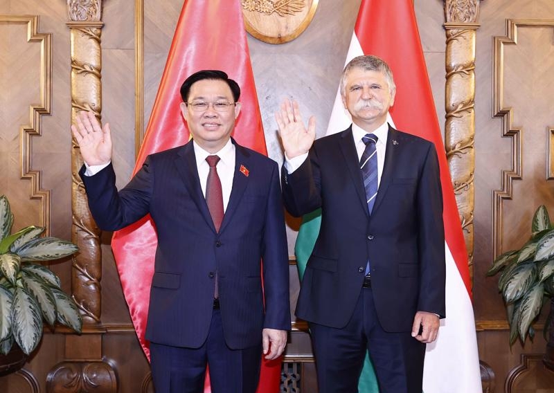 越南国会主席王廷惠与匈牙利国会主席克韦尔·拉斯洛。