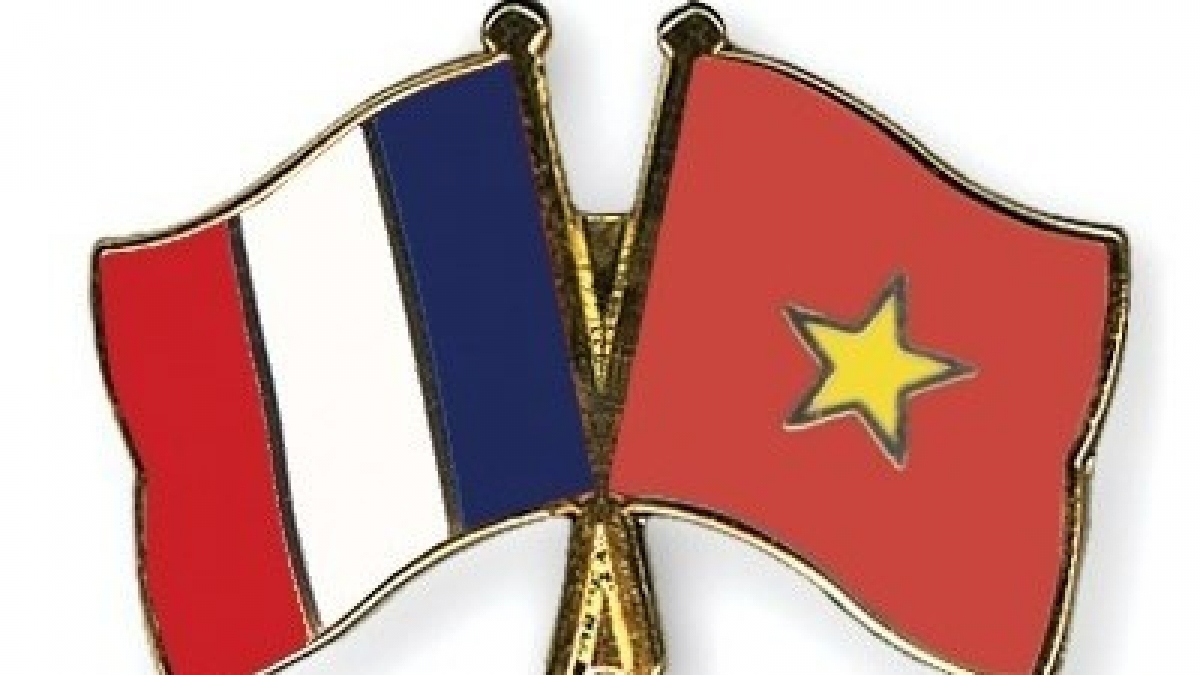 越南领导人致电祝贺法国国庆日