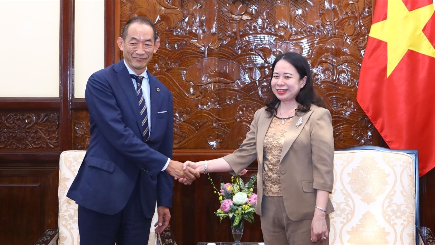 越南国家副主席武氏映春会见世卫组织西太平洋区域主任