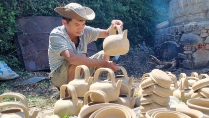 努力保护与发展普庆陶器手工业