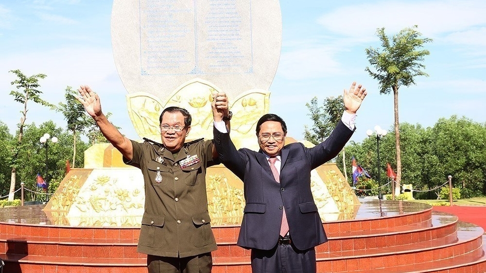 加强越南与柬埔寨的团结情谊