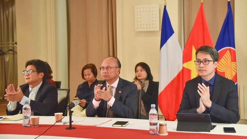 越南驻法国办事处积极履行经济外交任务