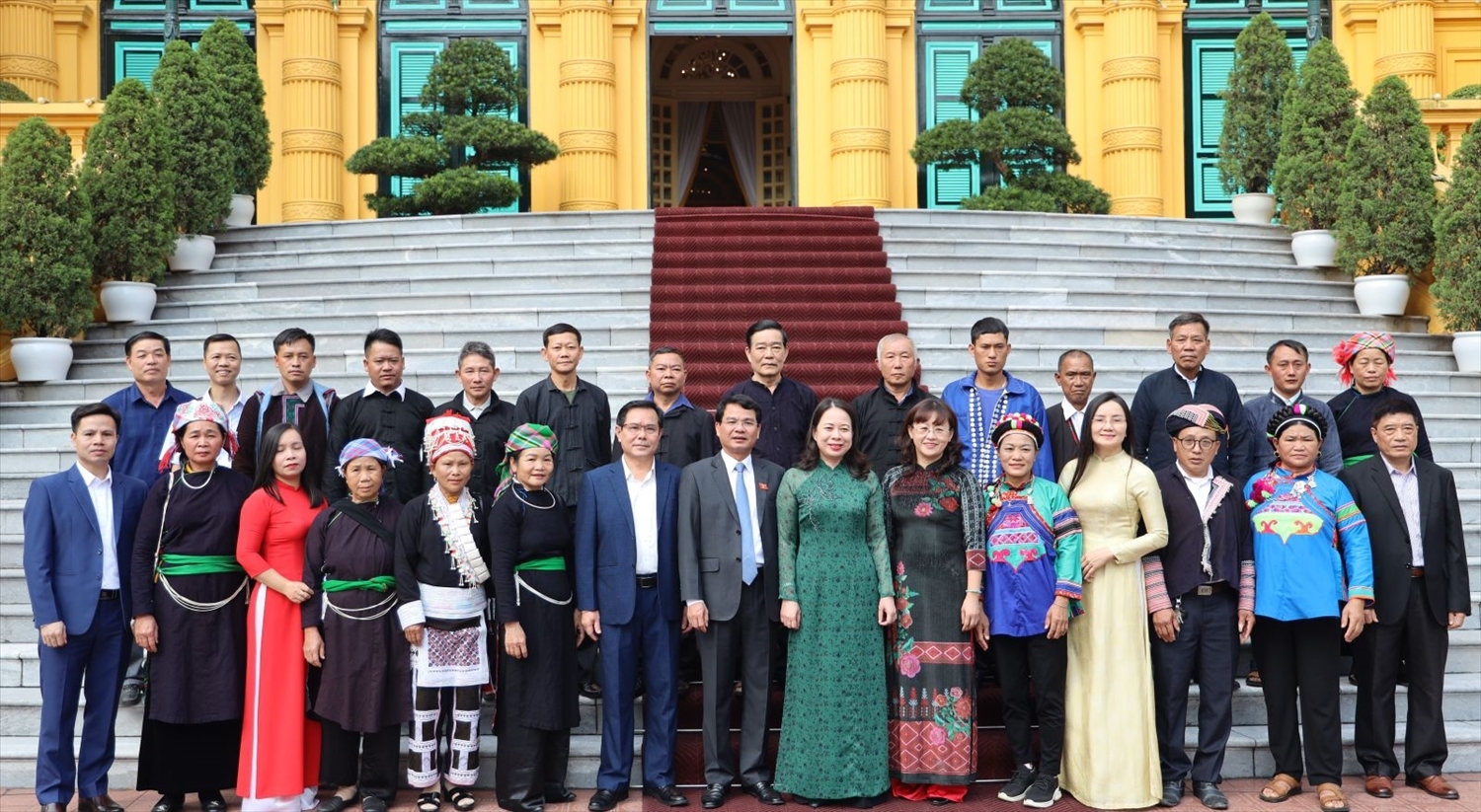 越南国家副主席武氏映春会见老街省少数民族先进人士。