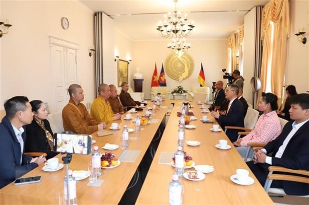 越南佛教协会代表团对德国进行工作访问