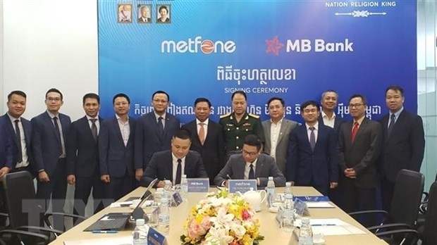 越南企业签署总额达1亿美元的信贷合同以升级柬埔寨电信网络