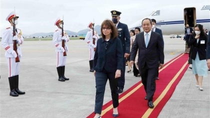 希腊总统抵达河内 开始对越南进行正式访问