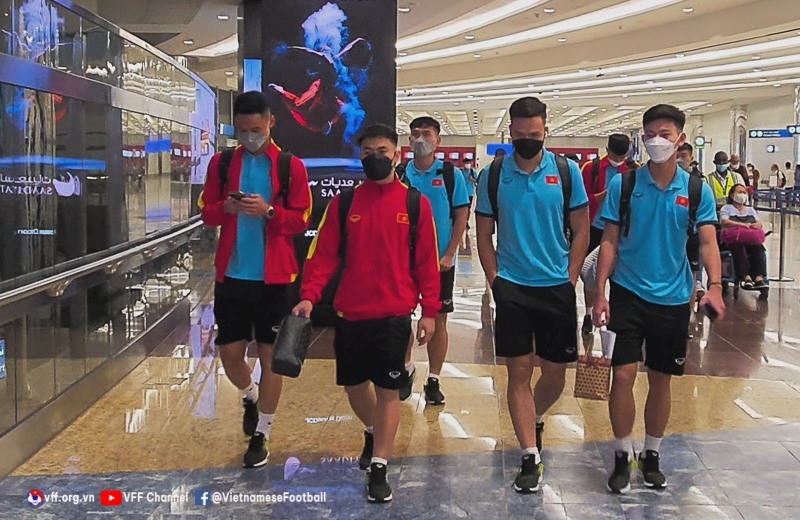 越南U23男足队前往阿拉伯联合酋长国准备跟阿联酋U23男足队进行友谊赛