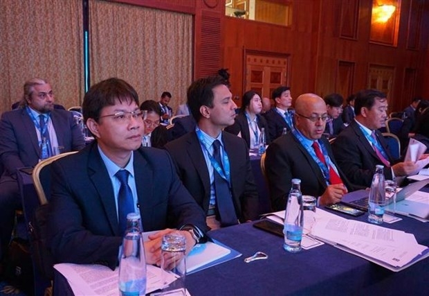 越南共产党代表出席亚欧政治论坛和亚洲政党国际会议常委会第37次会议