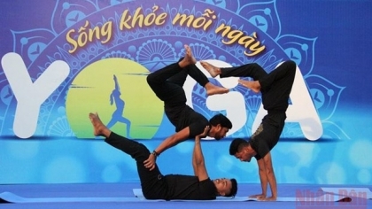 越南岘港市友好组织联合会与印度驻河内大使馆协调举行2022年岘港国际瑜伽节