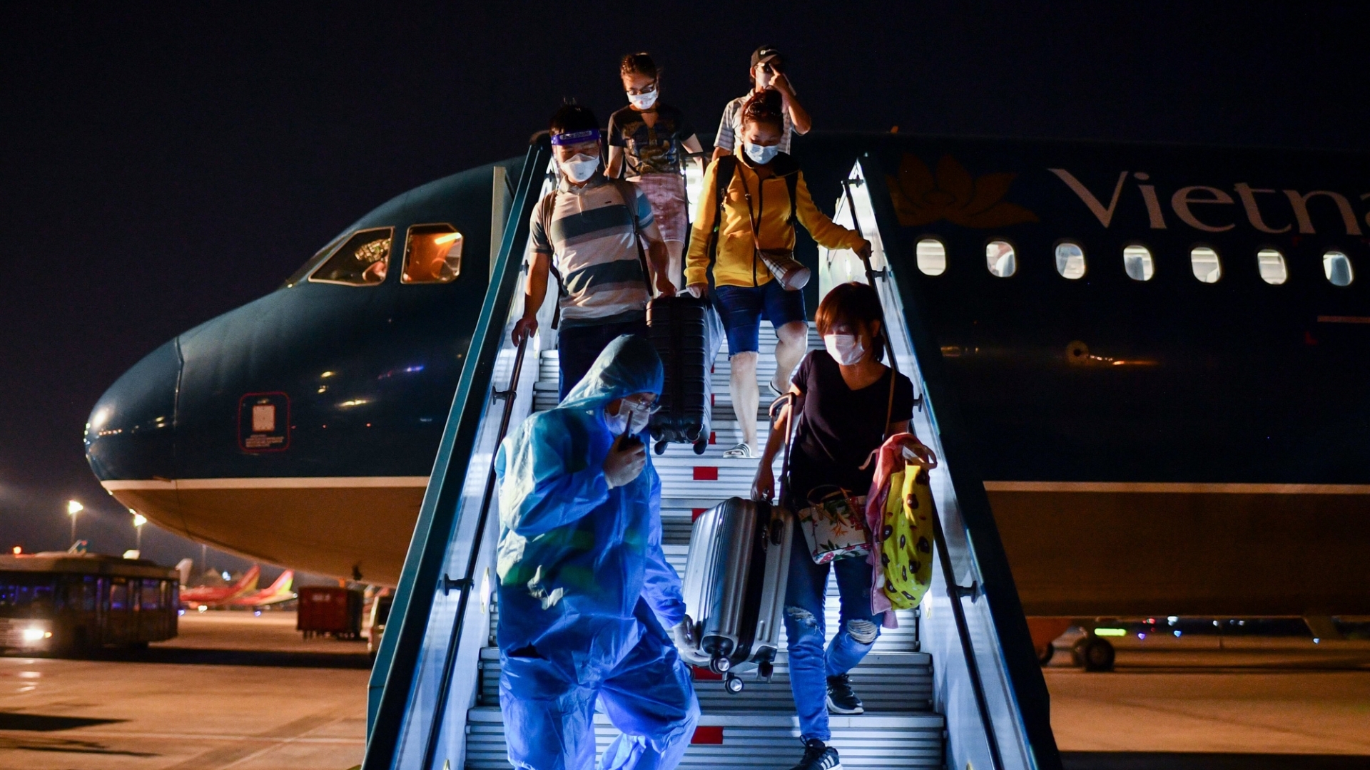 越航在新冠疫情爆发以来的首趟国际定期商业航班已安全抵达胡志明市