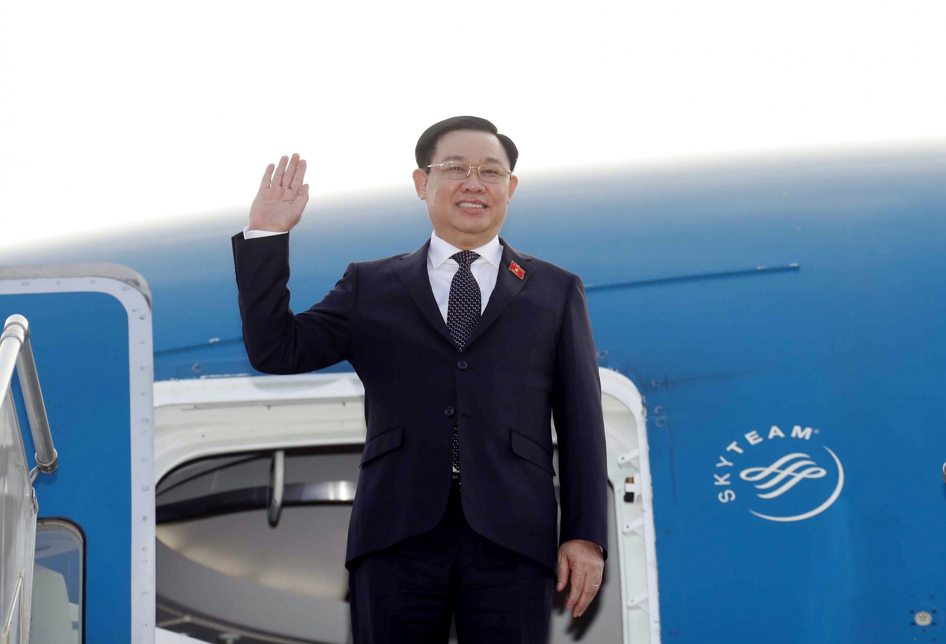 越南国会主席王廷惠圆满结束韩国和印度两国访问之行