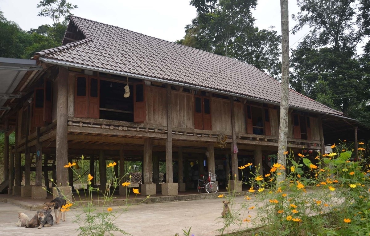 清化省把芒族传统高脚屋打造成社区旅游空间