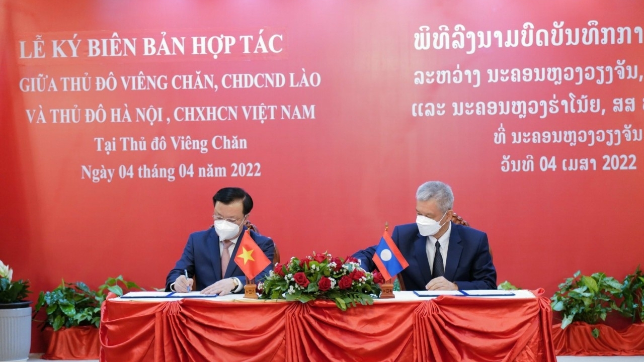 促进越南河内与老挝万象的合作关系